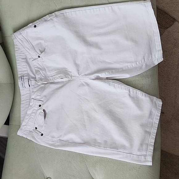 Bermuda shorts - Picture 1 of 6